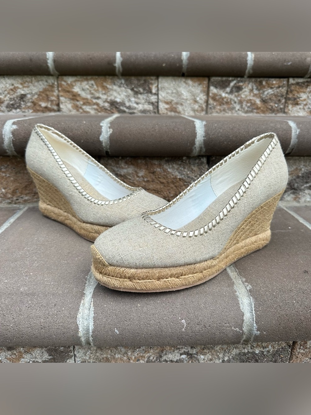 Jack Rogers Palmer Closed Toe Neutral Gold Whipstitch Espadrille Wedges Size 9.5